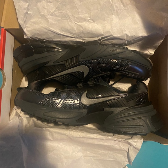 Nike V2K Sneakers - Picture 1 of 2